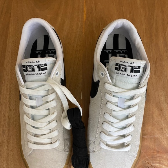 Nike SB Zoom Blazer Low Pro GT - Picture 2 of 6